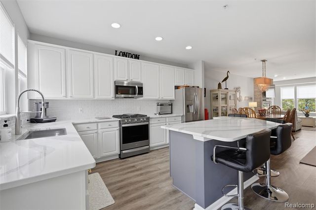 391 Windmill Drive, Plymouth, MI 48170