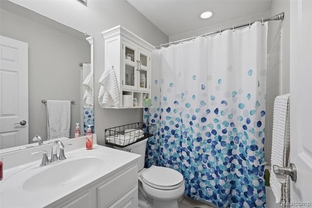391 Windmill Drive, Plymouth, MI 48170