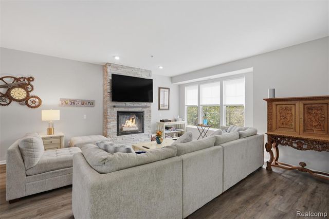 391 Windmill Drive, Plymouth, MI 48170