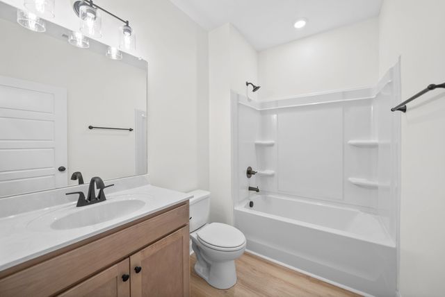 320 S 7th St Unit B, Clarksville, TN 37040