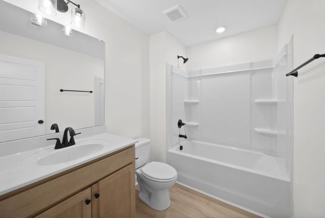 320 S 7th St Unit B, Clarksville, TN 37040