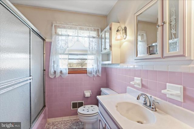 550 BUCKS MILL RD, Strasburg, VA 22657