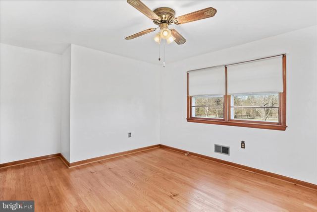 550 BUCKS MILL RD, Strasburg, VA 22657