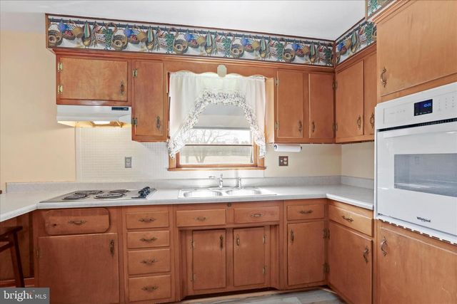 550 BUCKS MILL RD, Strasburg, VA 22657