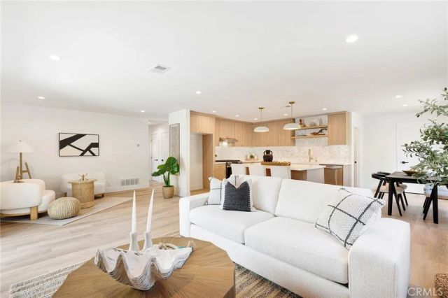 8141 Valencia, Huntington Beach, CA 92647