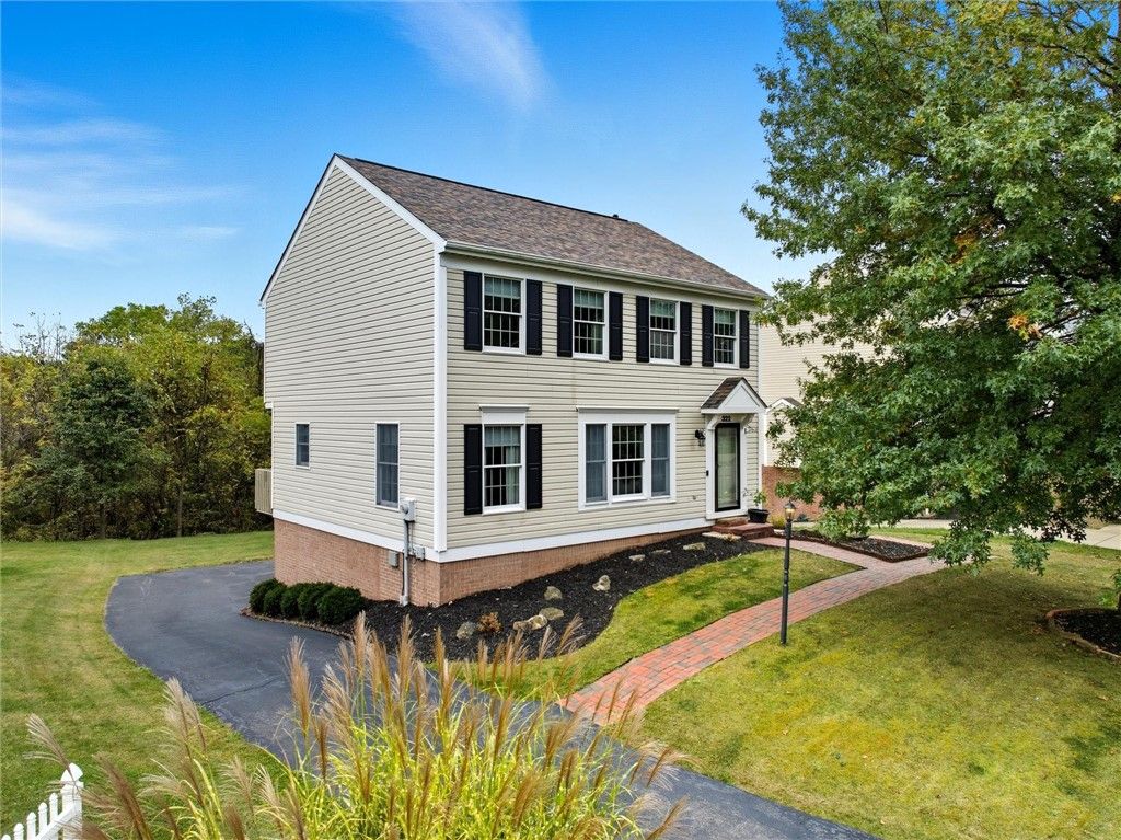 322 Bridlewood, North Strabane, PA 15317