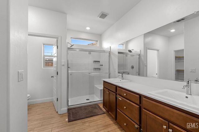 3415 Falling Brook Lane, Shafter, CA 93263