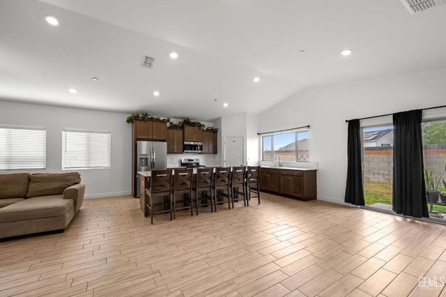 3415 Falling Brook Lane, Shafter, CA 93263