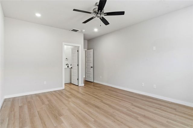 2221 S 9th Street, Rogers, AR 72758