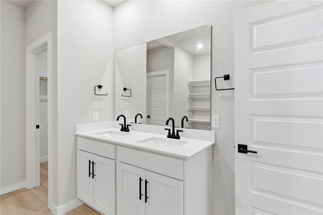 2221 S 9th Street, Rogers, AR 72758