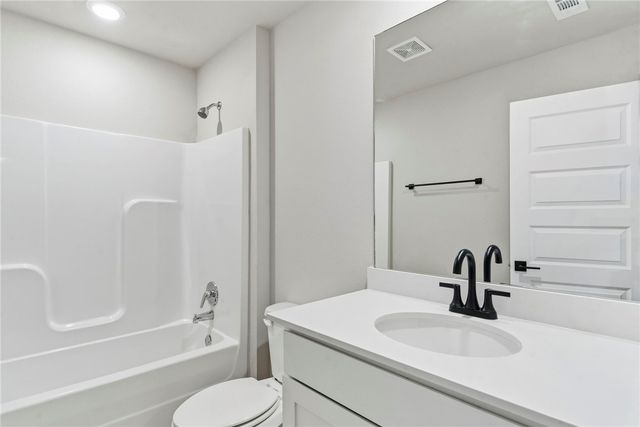 2221 S 9th Street, Rogers, AR 72758