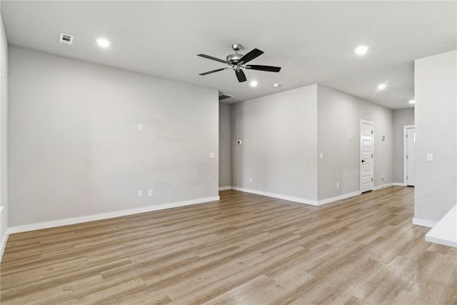 2221 S 9th Street, Rogers, AR 72758