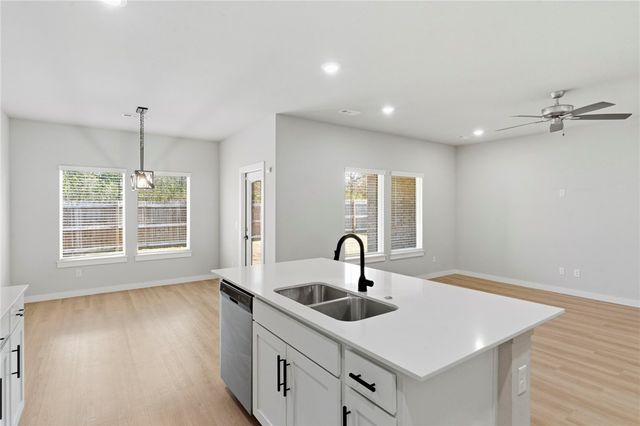 2221 S 9th Street, Rogers, AR 72758