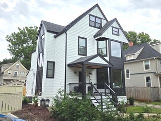 121 N Kensington Avenue, La Grange, IL 60525