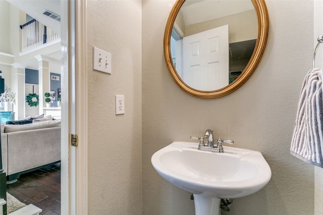 227 Moss Hill Road, Irving, TX 75063