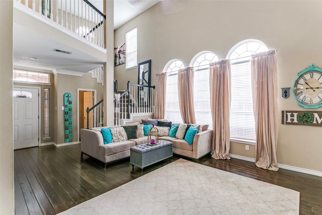 227 Moss Hill Road, Irving, TX 75063