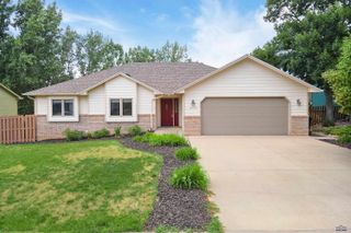 3035 PLAYER DR, Rapid City, SD 57702