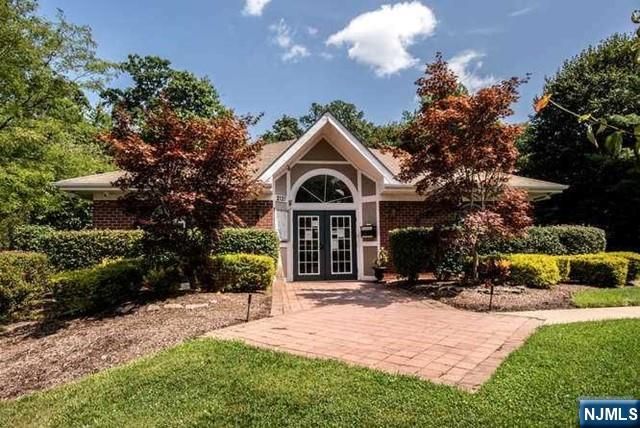 2402 Richard Court, Mahwah, NJ 07430