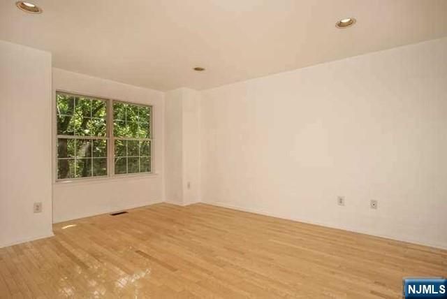 2402 Richard Court, Mahwah, NJ 07430