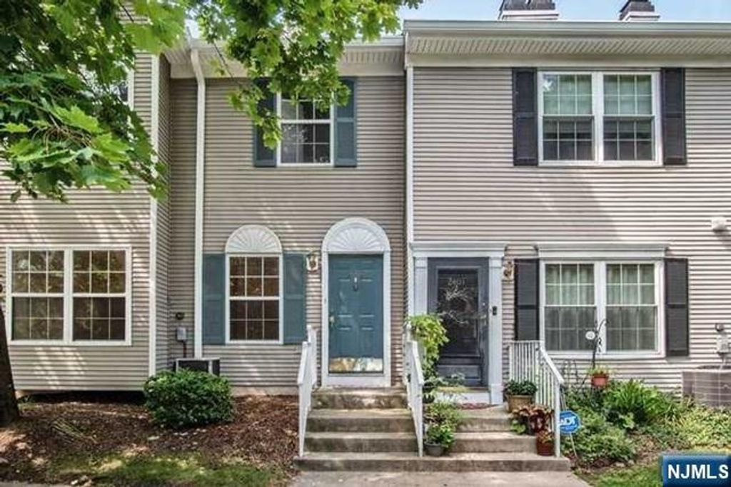 2402 Richard Court, Mahwah, NJ 07430