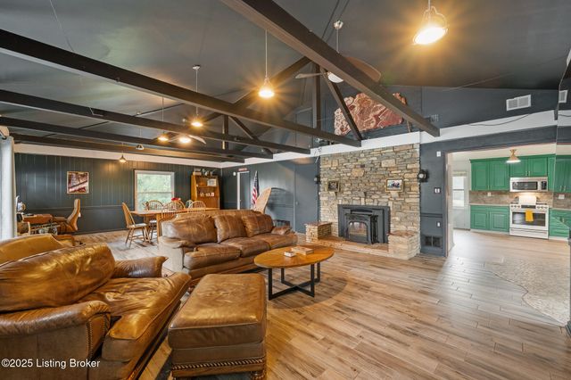 6410 Transylvania Beach Rd, Prospect, KY 40059