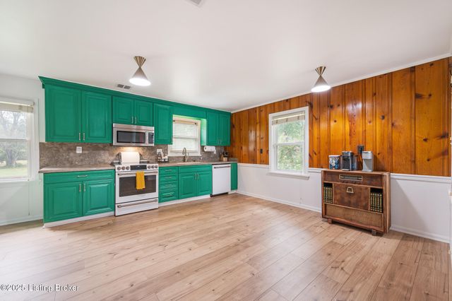 6410 Transylvania Beach Rd, Prospect, KY 40059