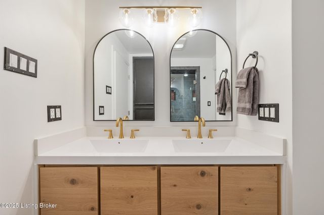 6410 Transylvania Beach Rd, Prospect, KY 40059