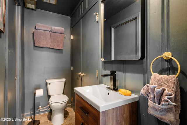 6410 Transylvania Beach Rd, Prospect, KY 40059