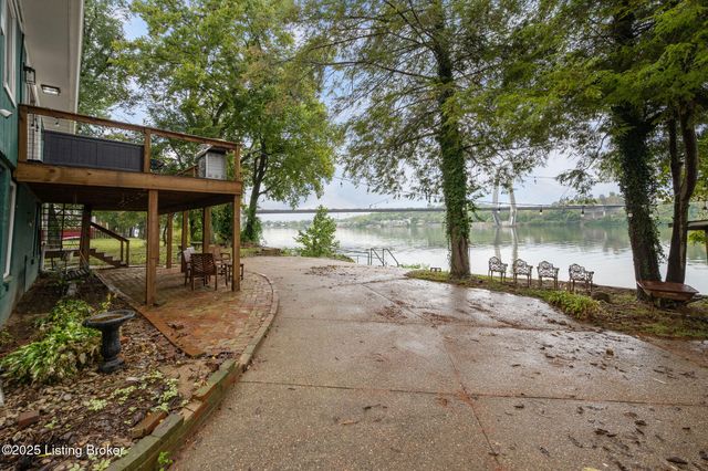 6410 Transylvania Beach Rd, Prospect, KY 40059