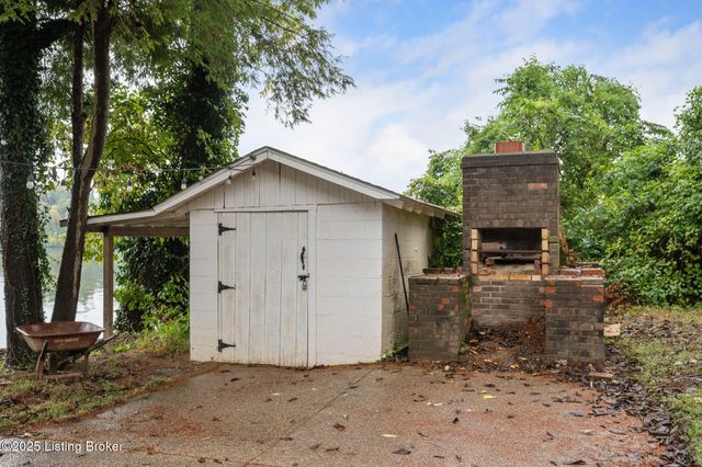 6410 Transylvania Beach Rd, Prospect, KY 40059