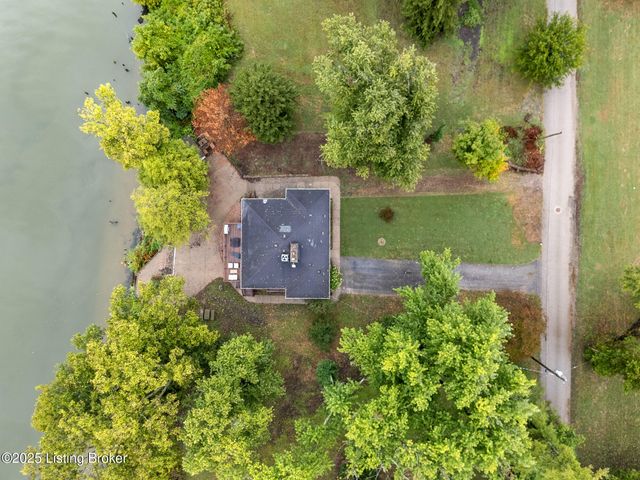 6410 Transylvania Beach Rd, Prospect, KY 40059