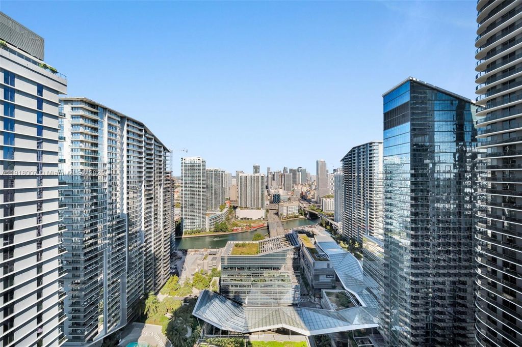 45 SW 9th St 3909, Miami, FL 33130