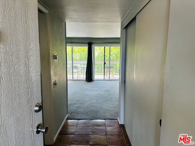 325 E Via Escuela 322, Palm Springs, CA 92262