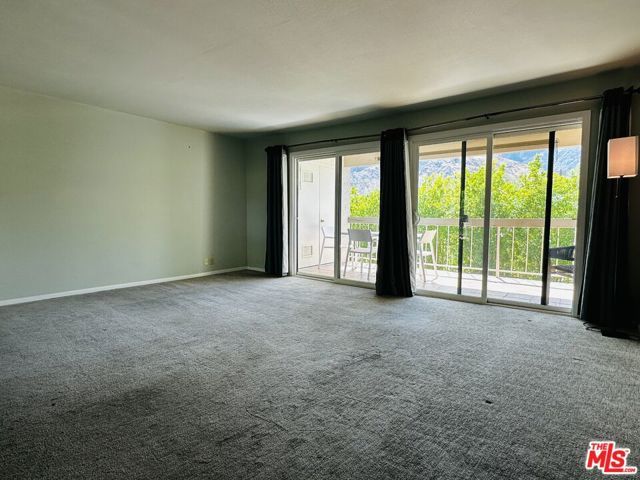 325 E Via Escuela 322, Palm Springs, CA 92262