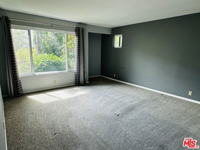 325 E Via Escuela 322, Palm Springs, CA 92262