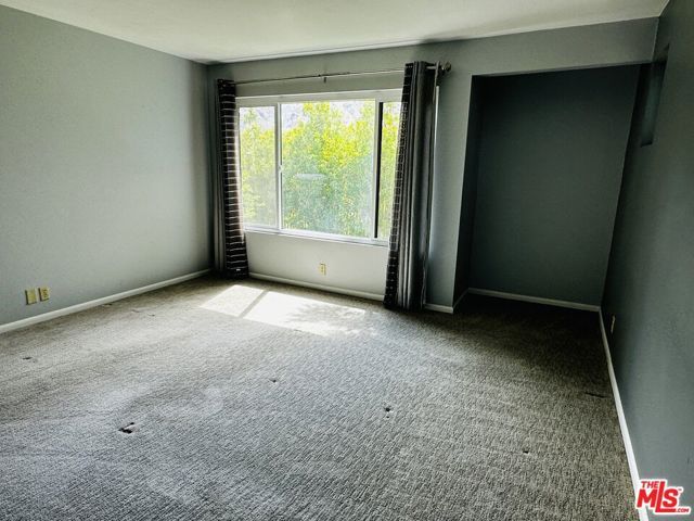325 E Via Escuela 322, Palm Springs, CA 92262