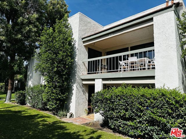 325 E Via Escuela 322, Palm Springs, CA 92262