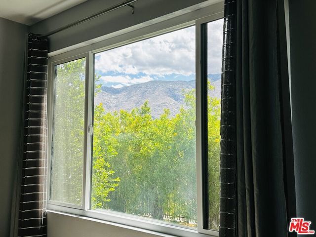325 E Via Escuela 322, Palm Springs, CA 92262