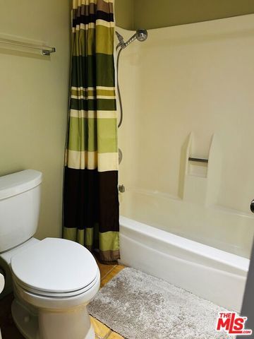 325 E Via Escuela 322, Palm Springs, CA 92262