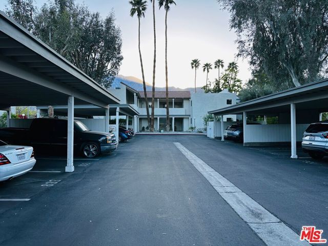 325 E Via Escuela 322, Palm Springs, CA 92262