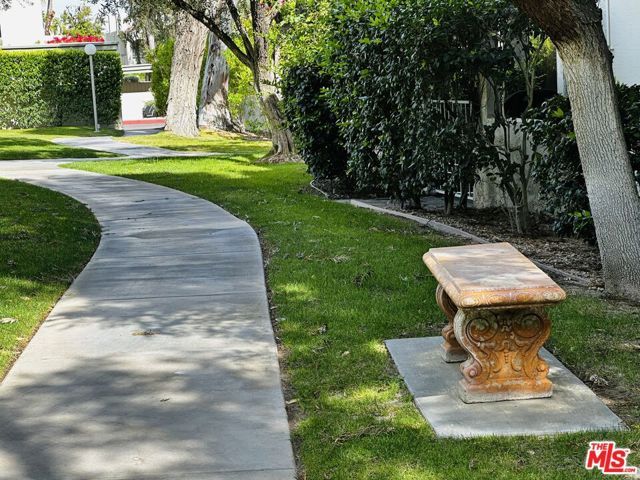 325 E Via Escuela 322, Palm Springs, CA 92262