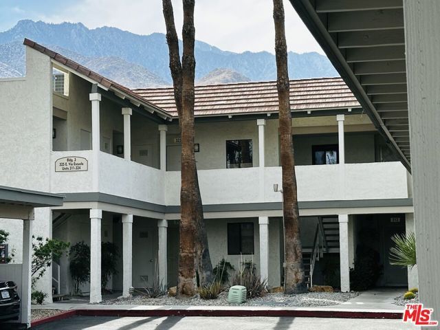 325 E Via Escuela 322, Palm Springs, CA 92262