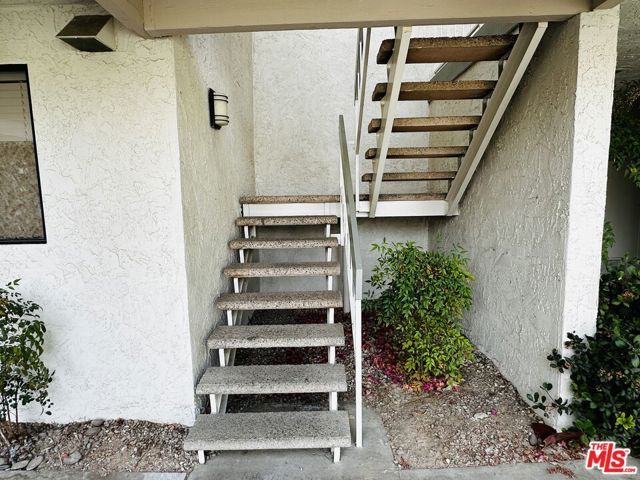 325 E Via Escuela 322, Palm Springs, CA 92262