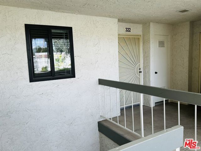 325 E Via Escuela 322, Palm Springs, CA 92262