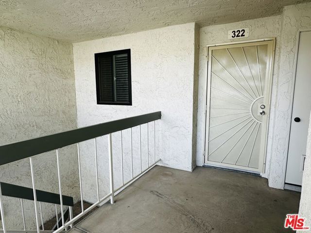 325 E Via Escuela 322, Palm Springs, CA 92262