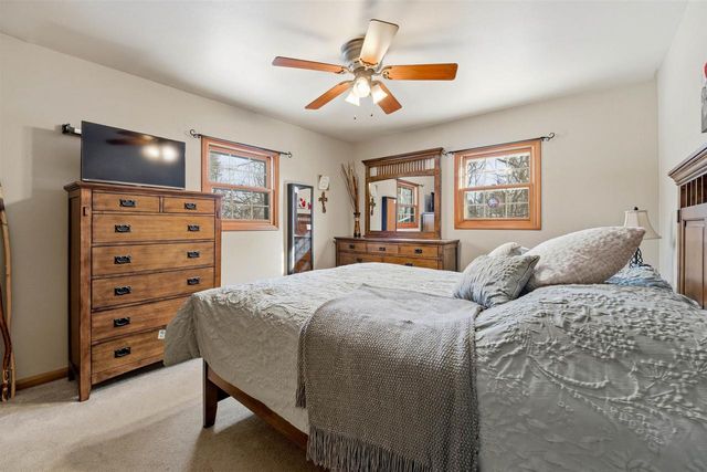 345 NYE STREET, Hortonville, WI 54944