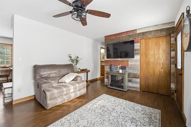 345 NYE STREET, Hortonville, WI 54944