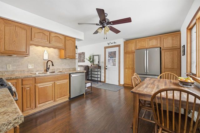 345 NYE STREET, Hortonville, WI 54944