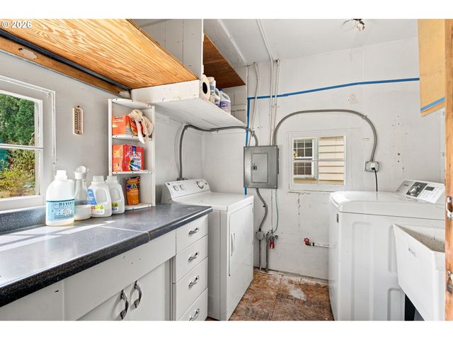 4525 Ne 77TH Ave, Portland, OR 97218