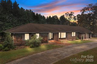 153 Larue Circle, Statesville, NC 28625